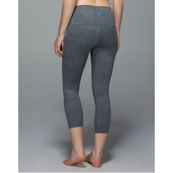 Lululemon Wunder Under Crop Fold Down Size 8? 'Dottie Dash Slate Black' W6C45S - Picture 1 of 16